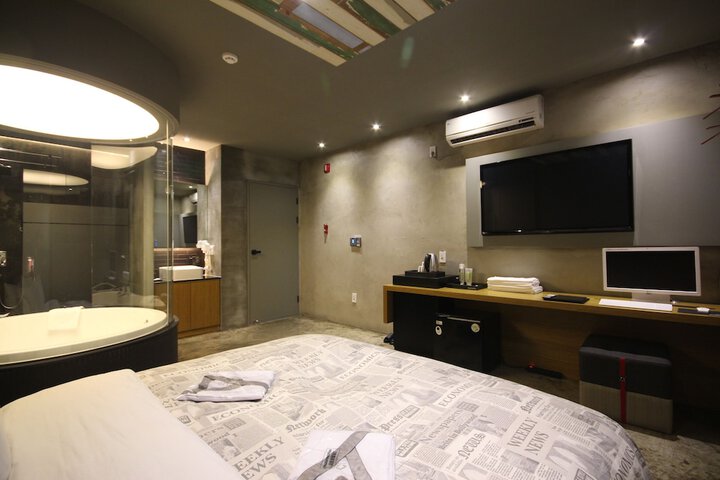 Room 27 of 177