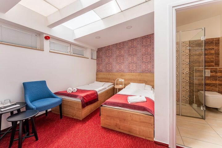 Room 73 of 82