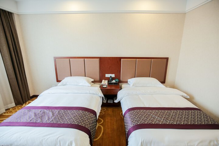 Room 9 of 50