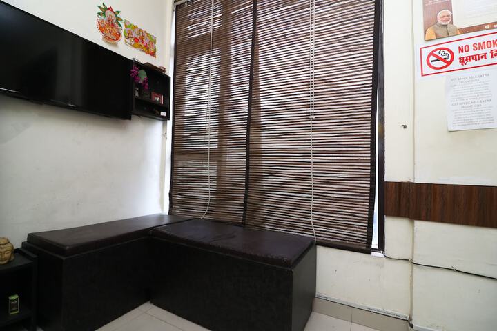 OYO 36432 Hotel Tarang