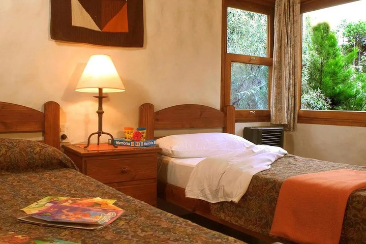 Room 2 of 10