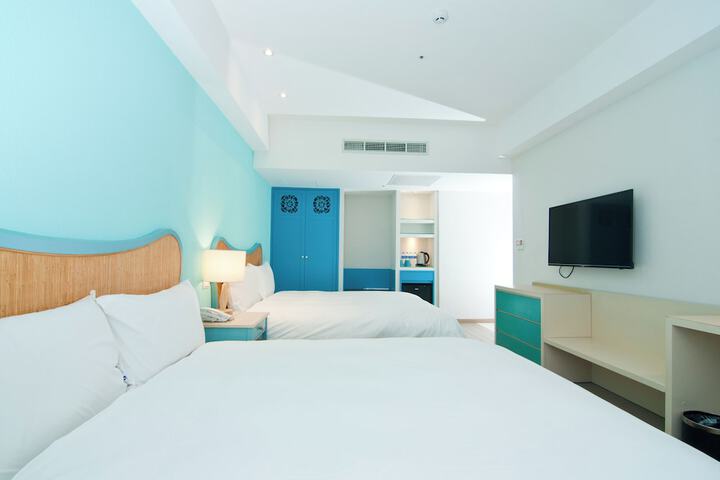 Room 27 of 95