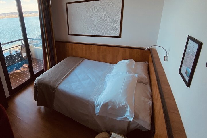 Room 7 of 38
