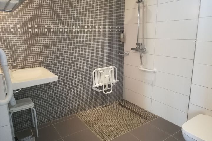 Room 27 of 49