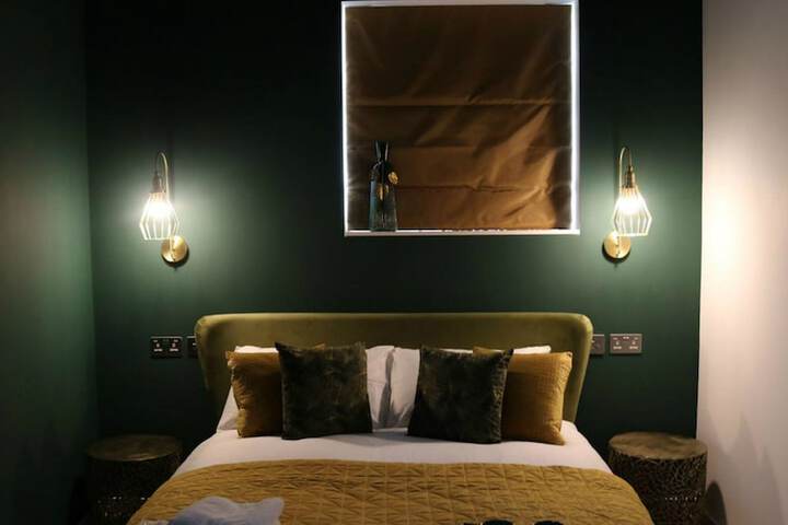 Room 5 of 79