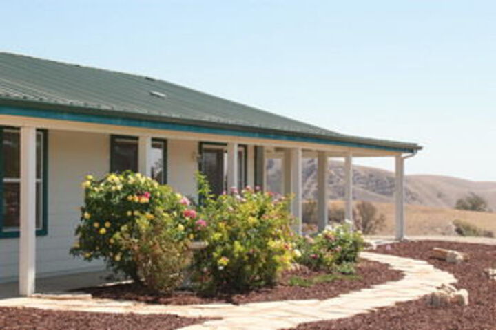 Image of Sunrise Hill 3 Br Home by RedAwning