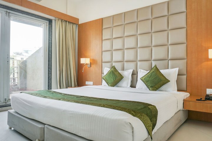 Room 21 of 37