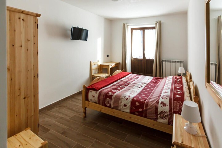 Room 10 of 61