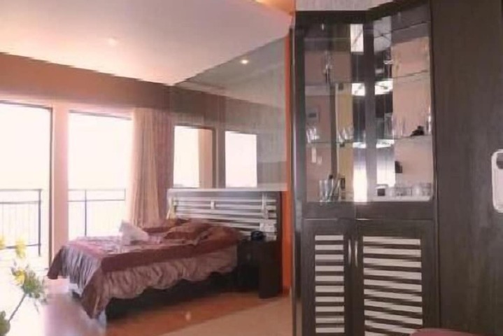 Room 9 of 66
