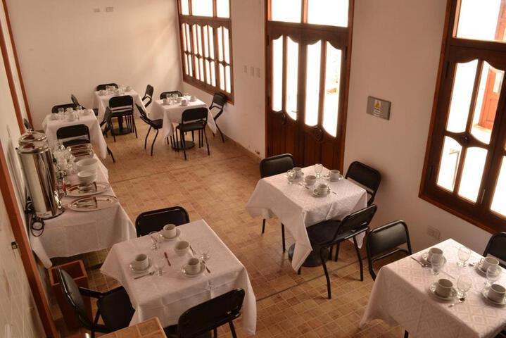 Dining 13 of 27