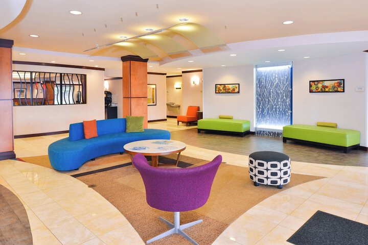 Lobby lounge