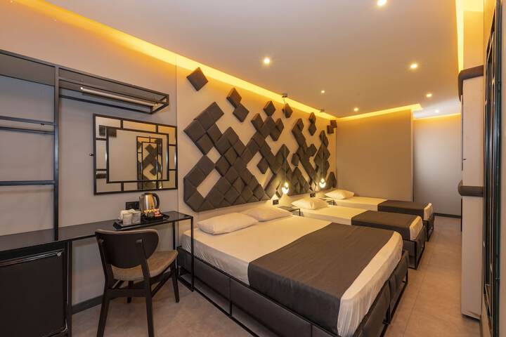 Room 25 of 49