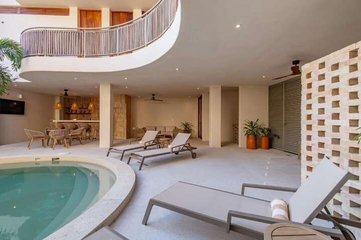 Pool 52 of 70