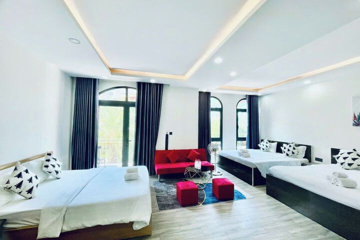 Room 11 of 27