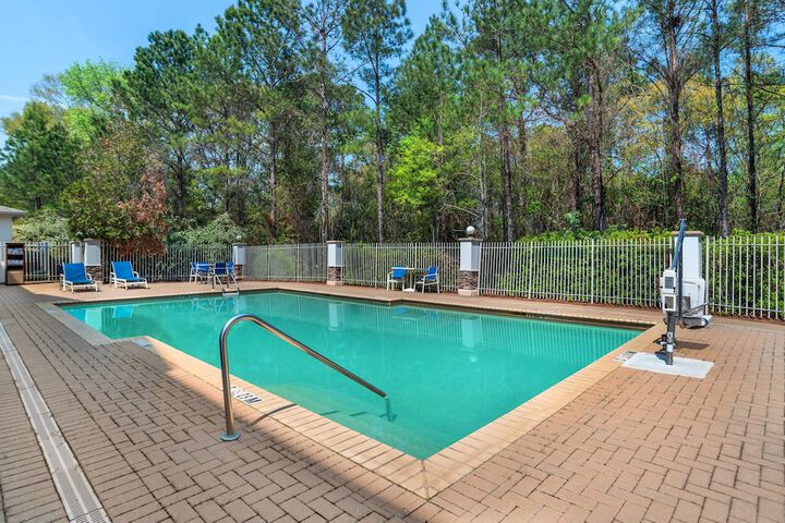 Hotel Pool