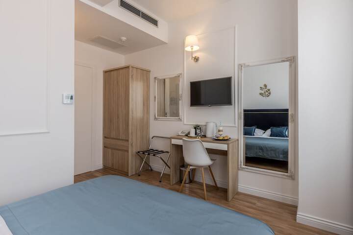 Room 7 of 36