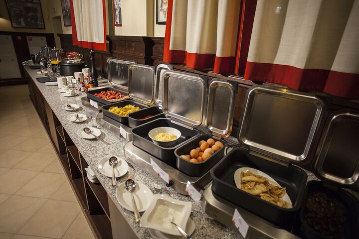 Dining 75 of 137
