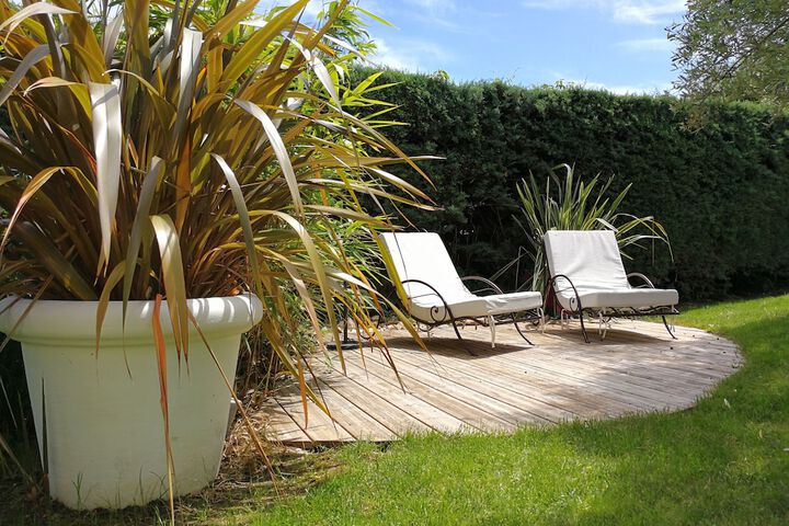 Sundeck 44 of 49