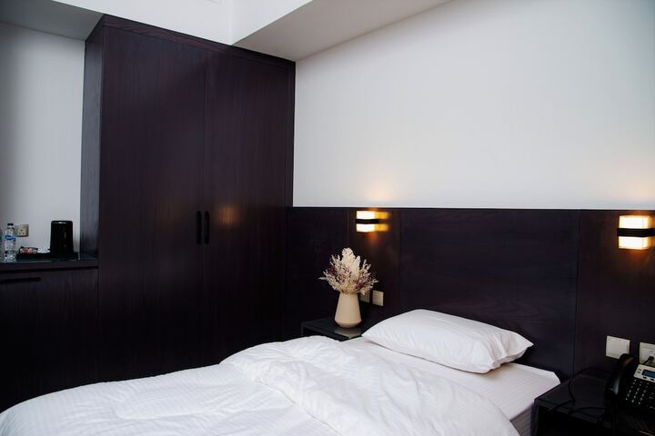 Room 11 of 26