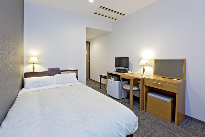Room 10 of 35