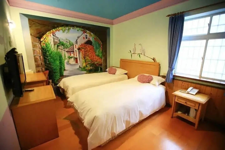 Room 4 of 14