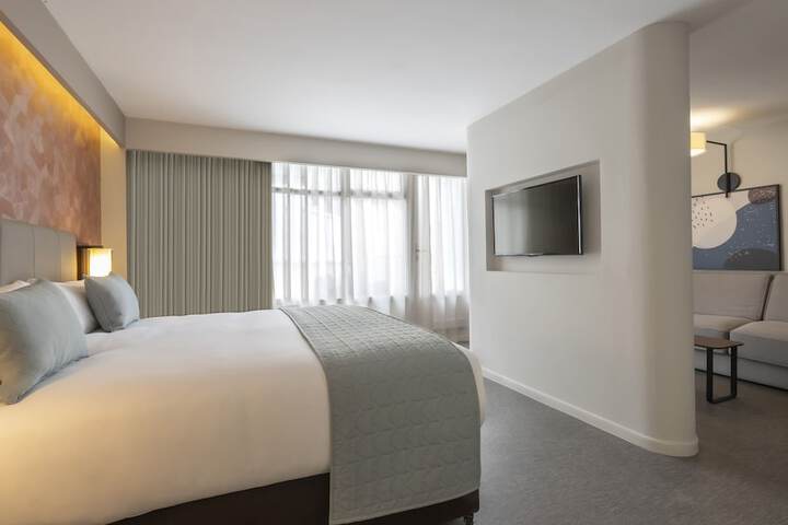 Room 40 of 86