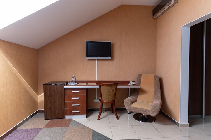 Room 23 of 53