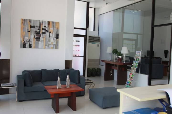 Guest Lobby