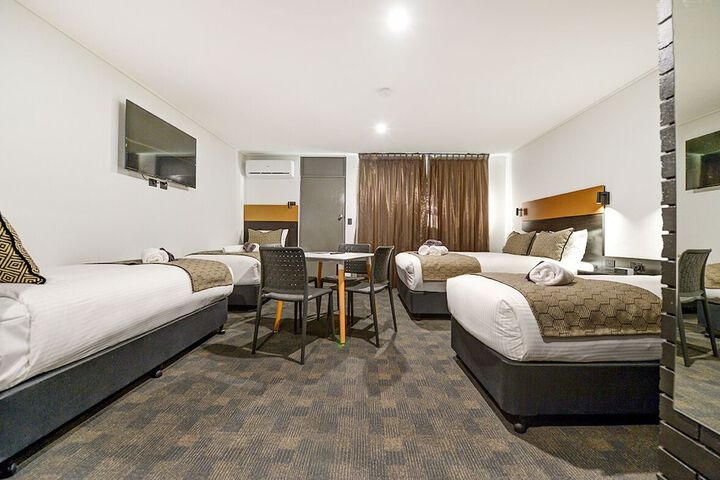 Room 33 of 59