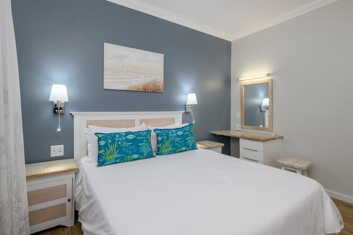 Room 9 of 37