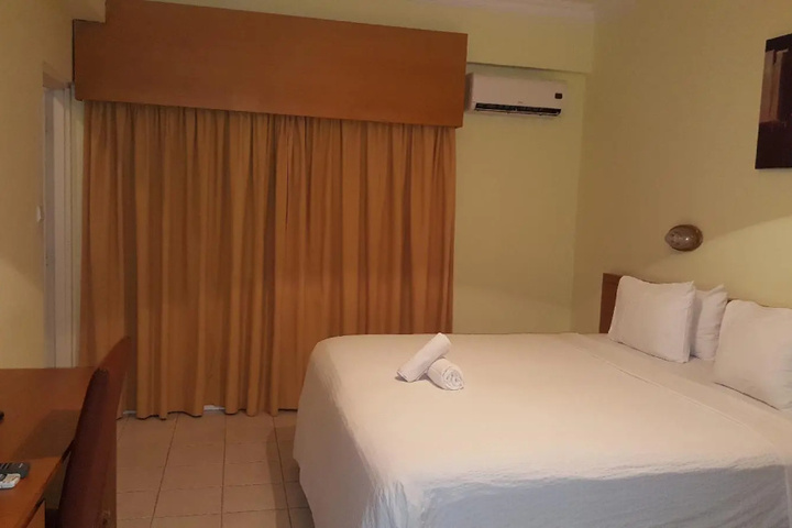 Room 2 of 11