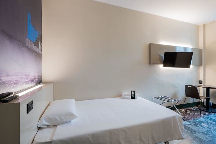 Room 25 of 78