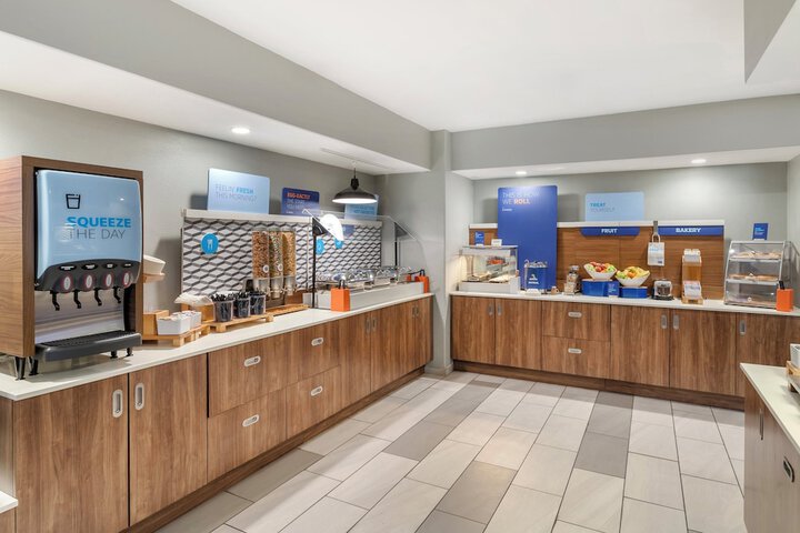 Breakfast/Coffee Service 38 of 47