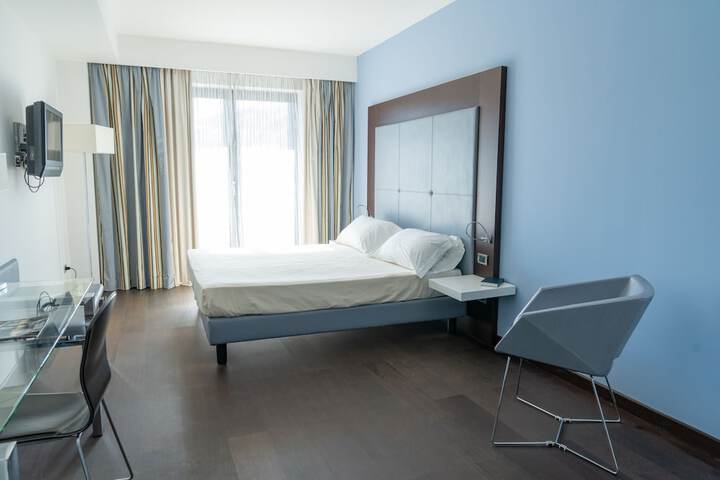 Room 8 of 52