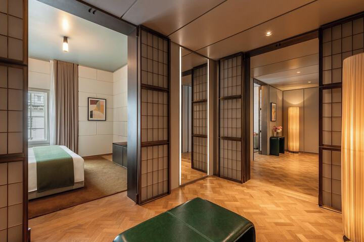 Room 140 of 241