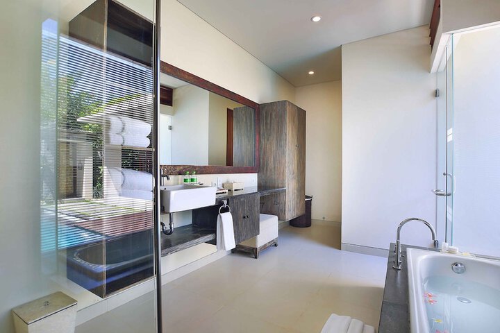 Room 16 of 46