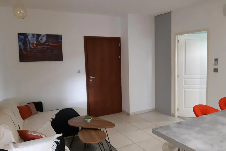 Room 3 of 9