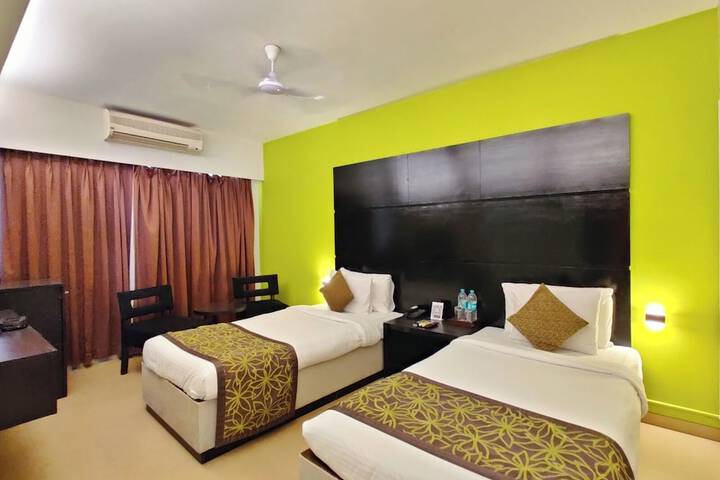 Room 15 of 36