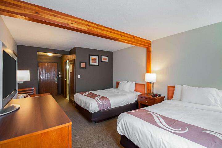 2 Double Beds Accessible