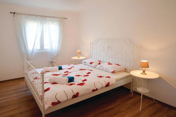 Room 2 of 14