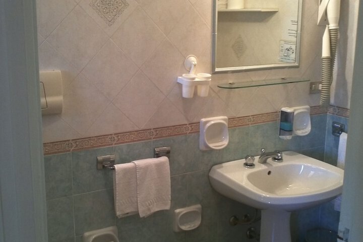 Room 21 of 51