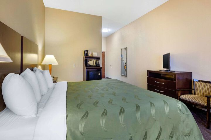 1 King Bed Mobility Accessible (10 of 16)