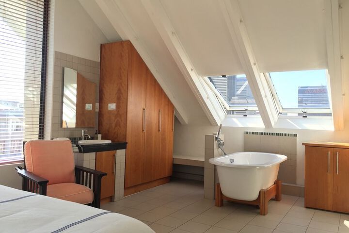 Room 54 of 84