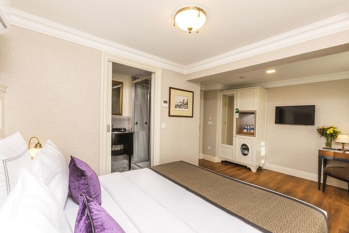 Room 13 of 46