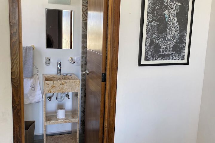 Room 19 of 48