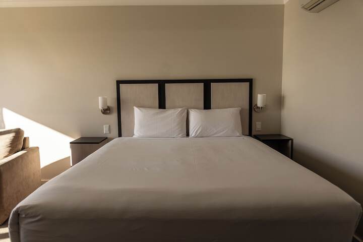 Room 9 of 38