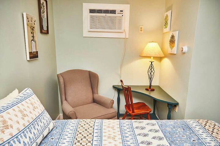 Room 36 of 85