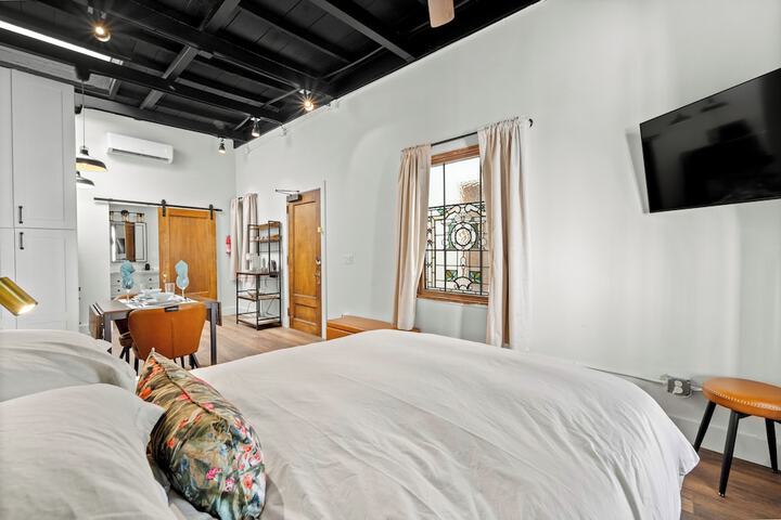 Room 28 of 191