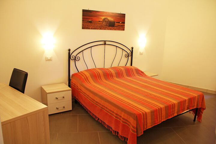 Room 10 of 24