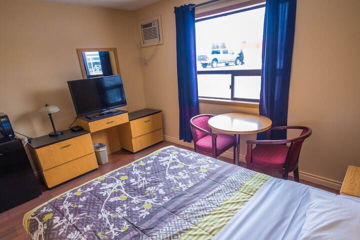 Room 9 of 32